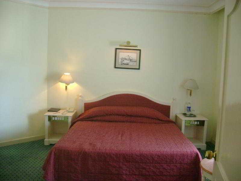 Gokulam Park & Convention Centre 3*