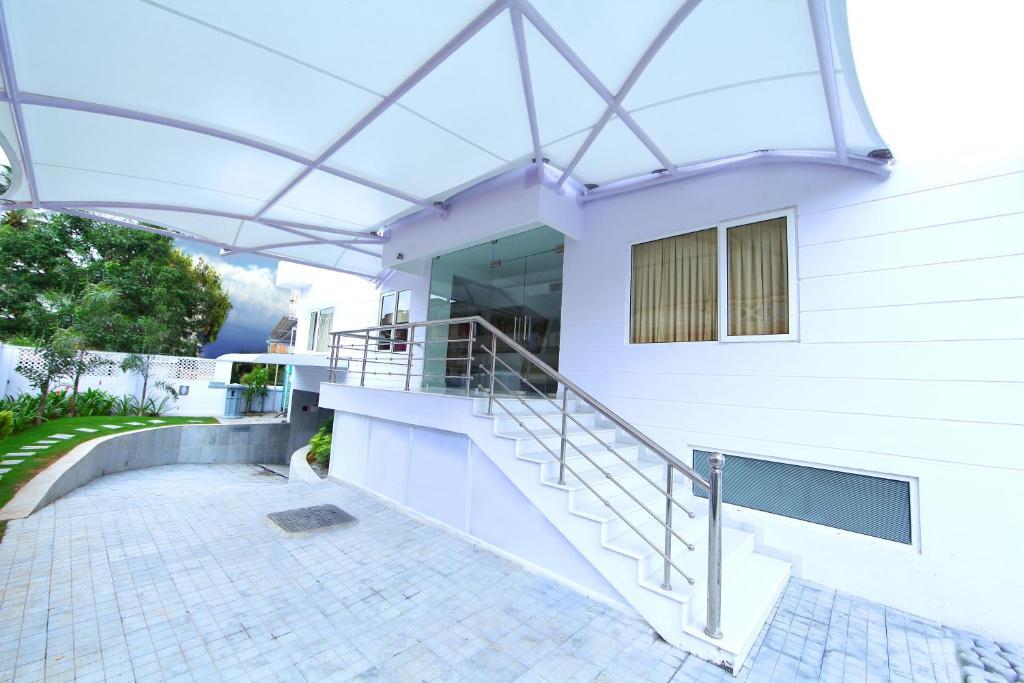 Millennium Continental Hotel Kochi