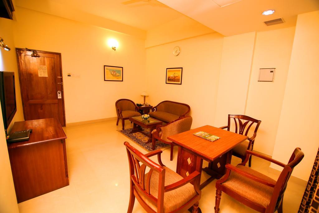 Queen Hotel 3*