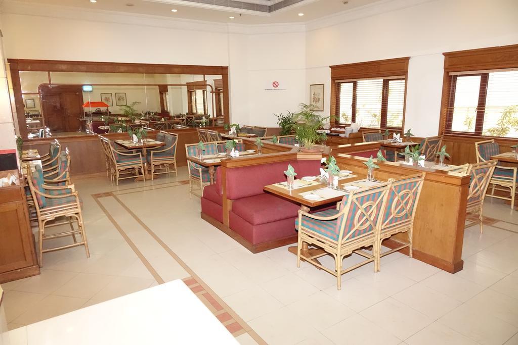 Abad Atrium Hotel Kochi