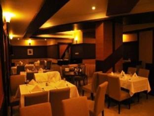 Hotel Cochin Seaport 4*