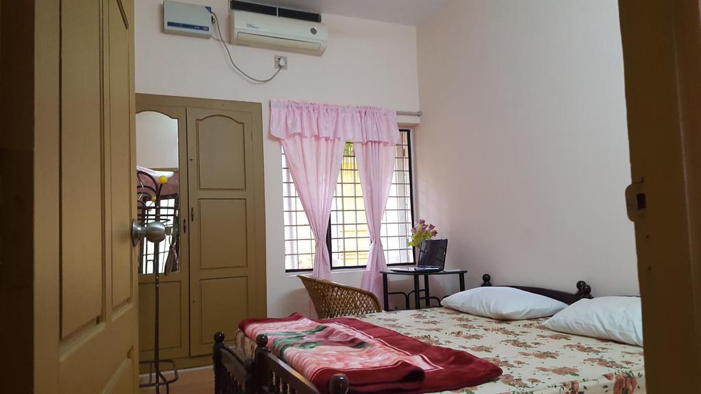 Homestay Valiyathayil *
