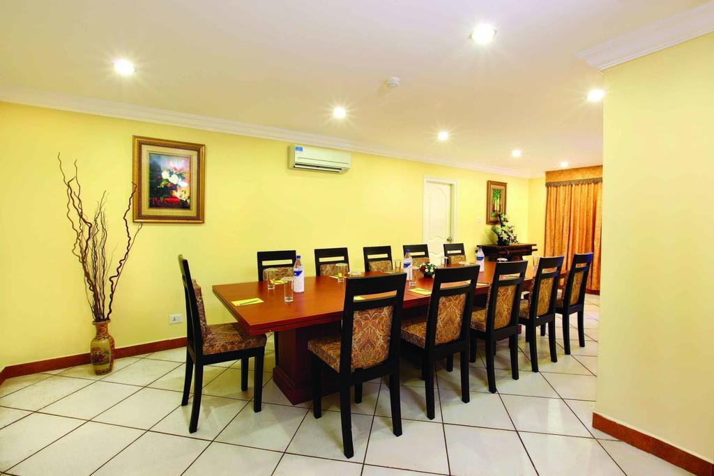 Emarald Cochin 3*