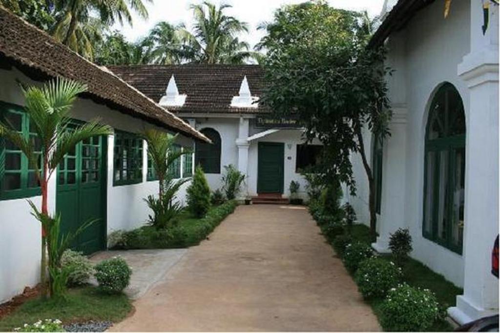 Elphinstone Residency Bed & Breakfast 2*