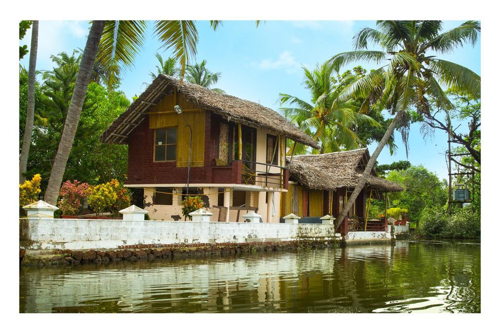 Resort Kadalkkara Lake Kochi