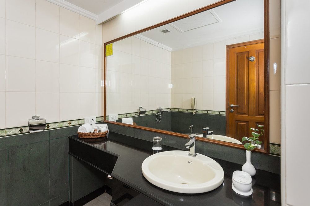 The Avenue Center Hotel Kochi