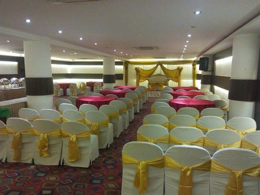 Hotel The Avenue Center 4*