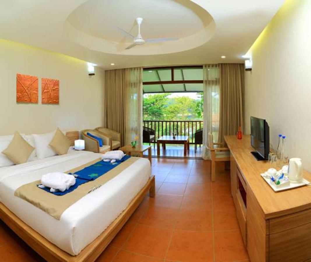 Resort Whispering Waters Cochin Kochi