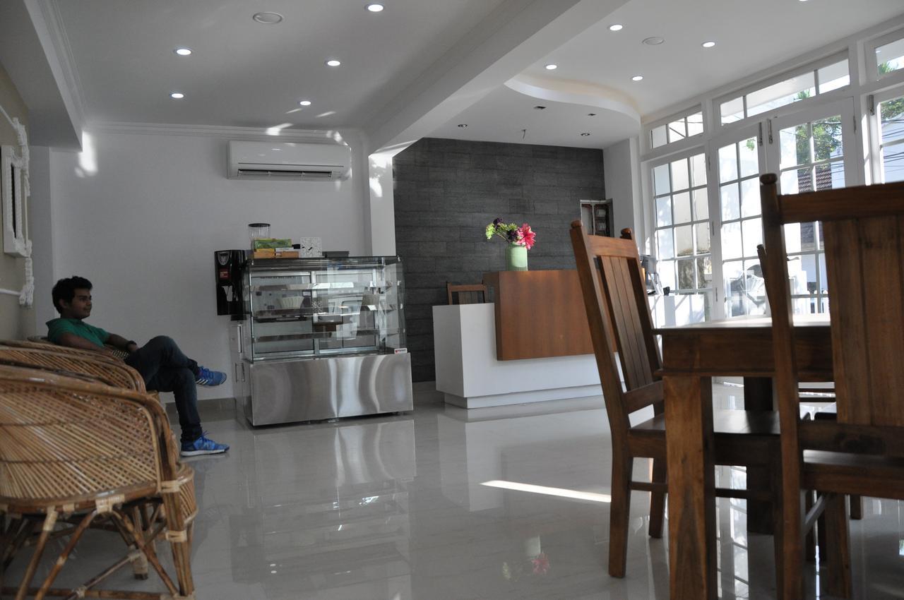 Daffodils Spice Court 3*
