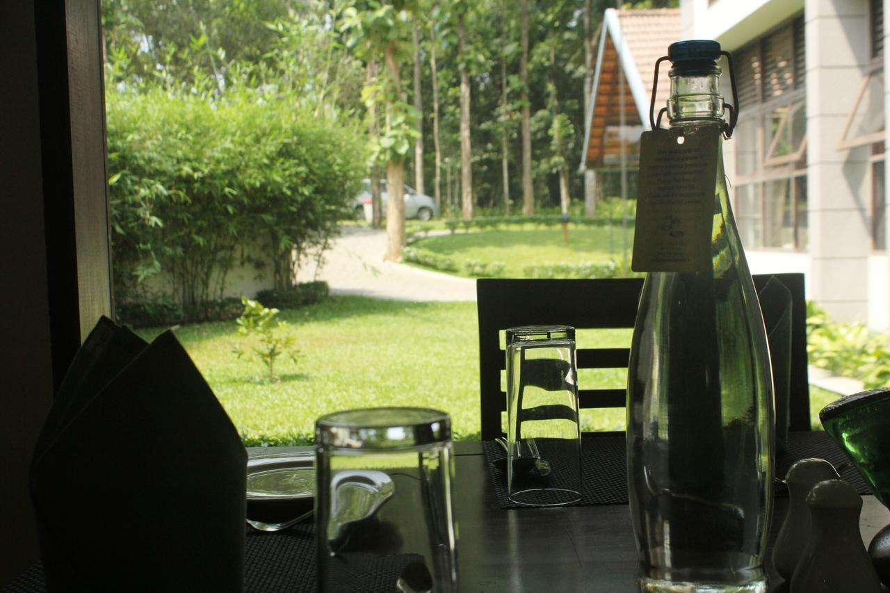 Resort Whispering Waters Cochin