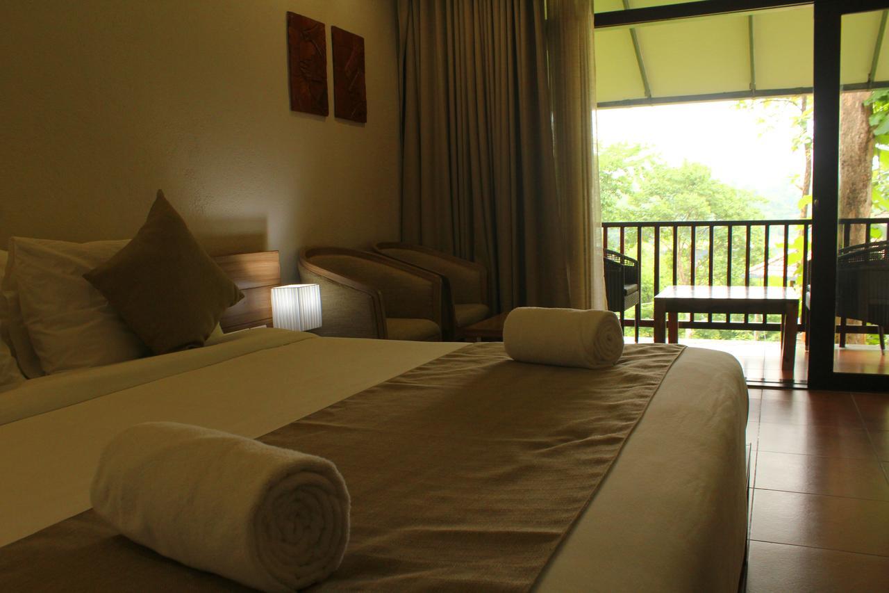 Whispering Waters Cochin Resort