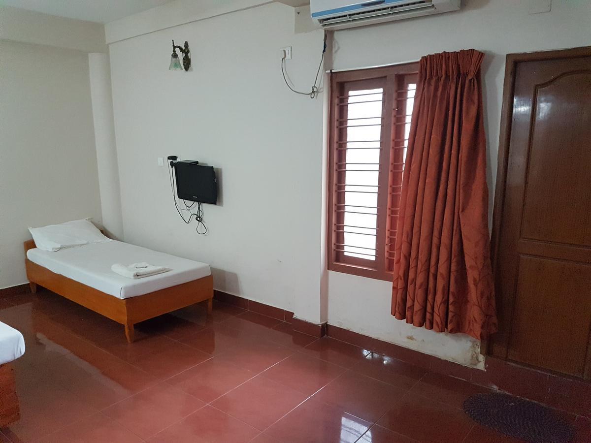 Hotel Shalimar Metro 2*