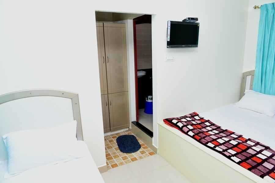 Palmhouse Retreat Hotel *