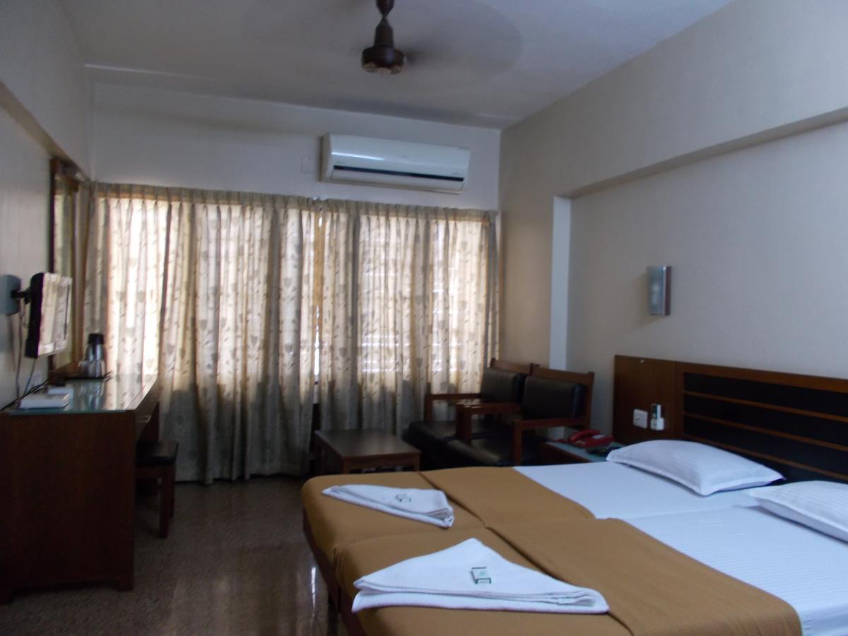 Biju's Tourist Hotel