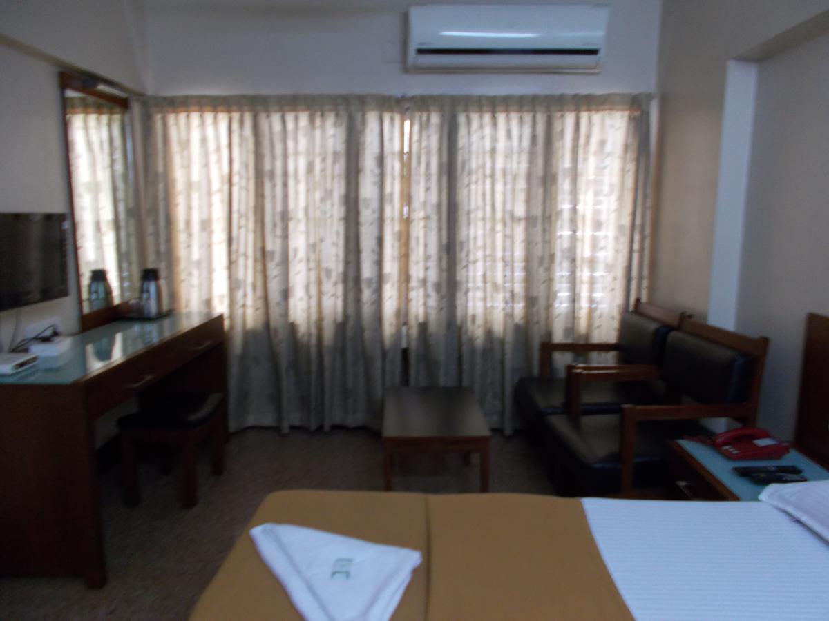 Biju's Tourist Hotel