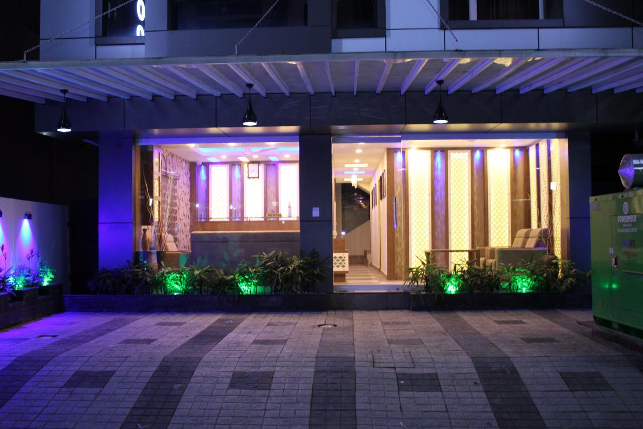 Collection O 8267 Galaxy Hotel