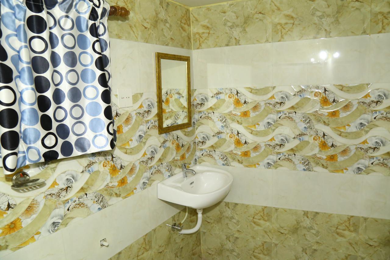 Oyo 7771 Ern Station Hotel 3*