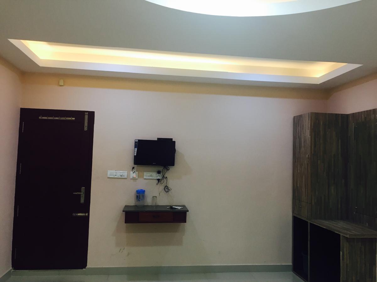 Mega Tourist Palarivattom Hotel 2*