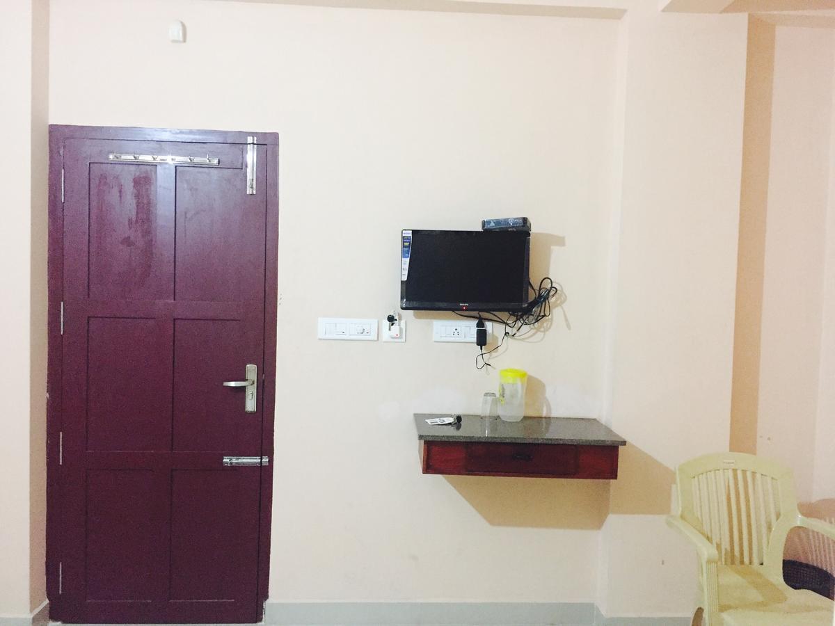 Mega Tourist Palarivattom 2* Kochi
