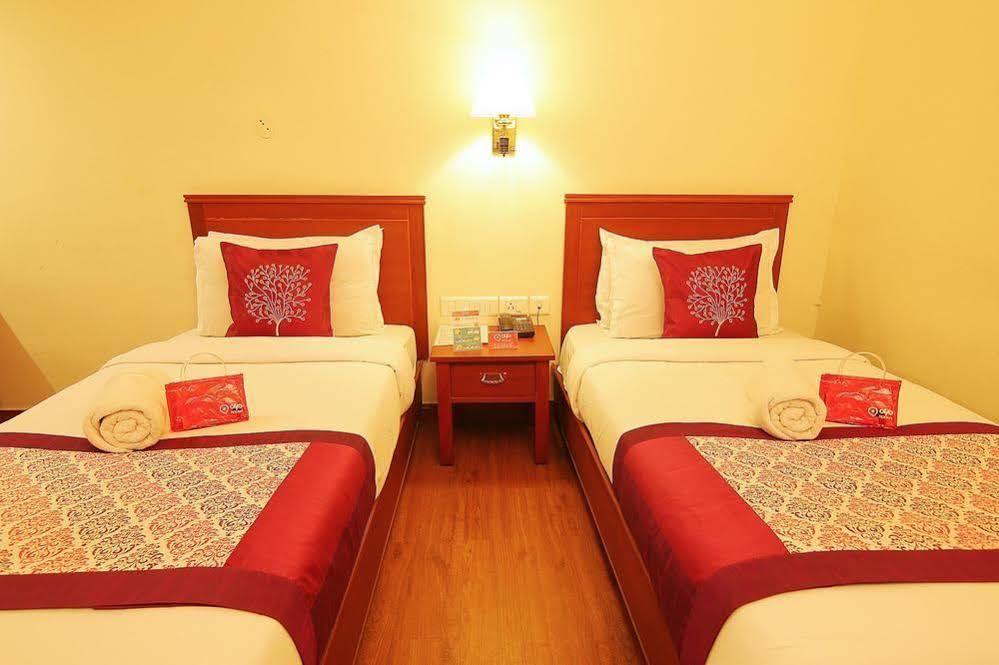 Hotel Oyo Mg Road Durbar Hall Ground 3*