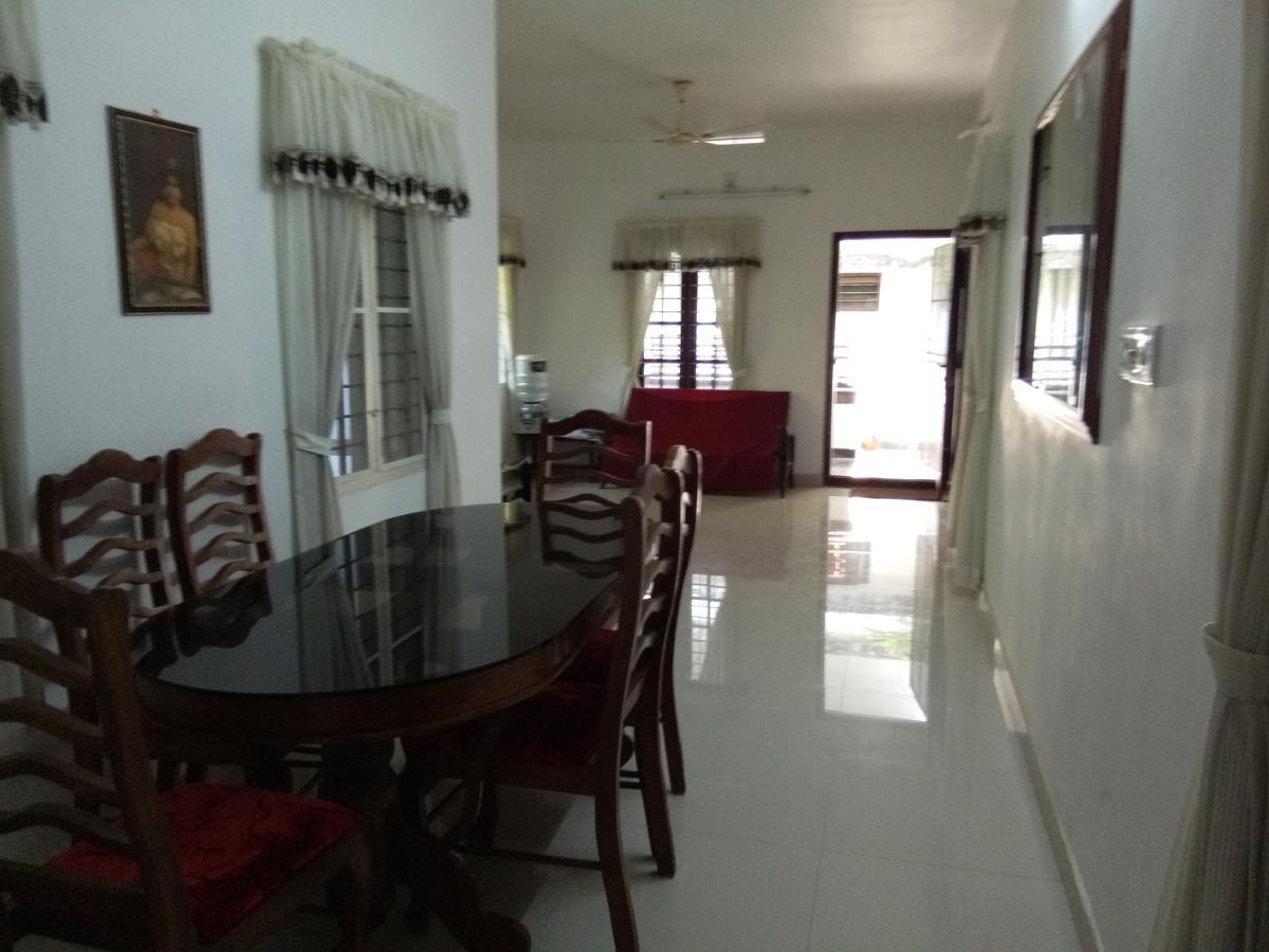 Coconut Grove * Kochi