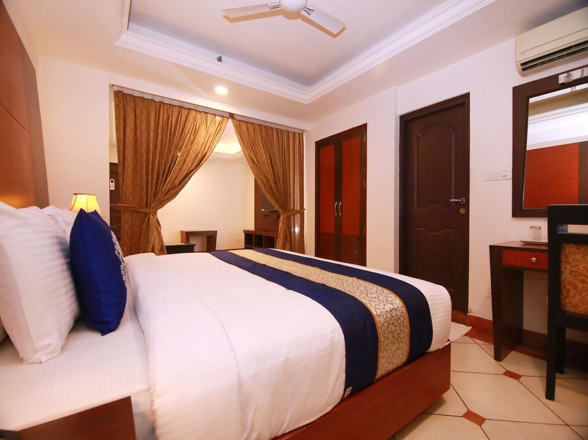 Hotel Emarald Cochin Kochi