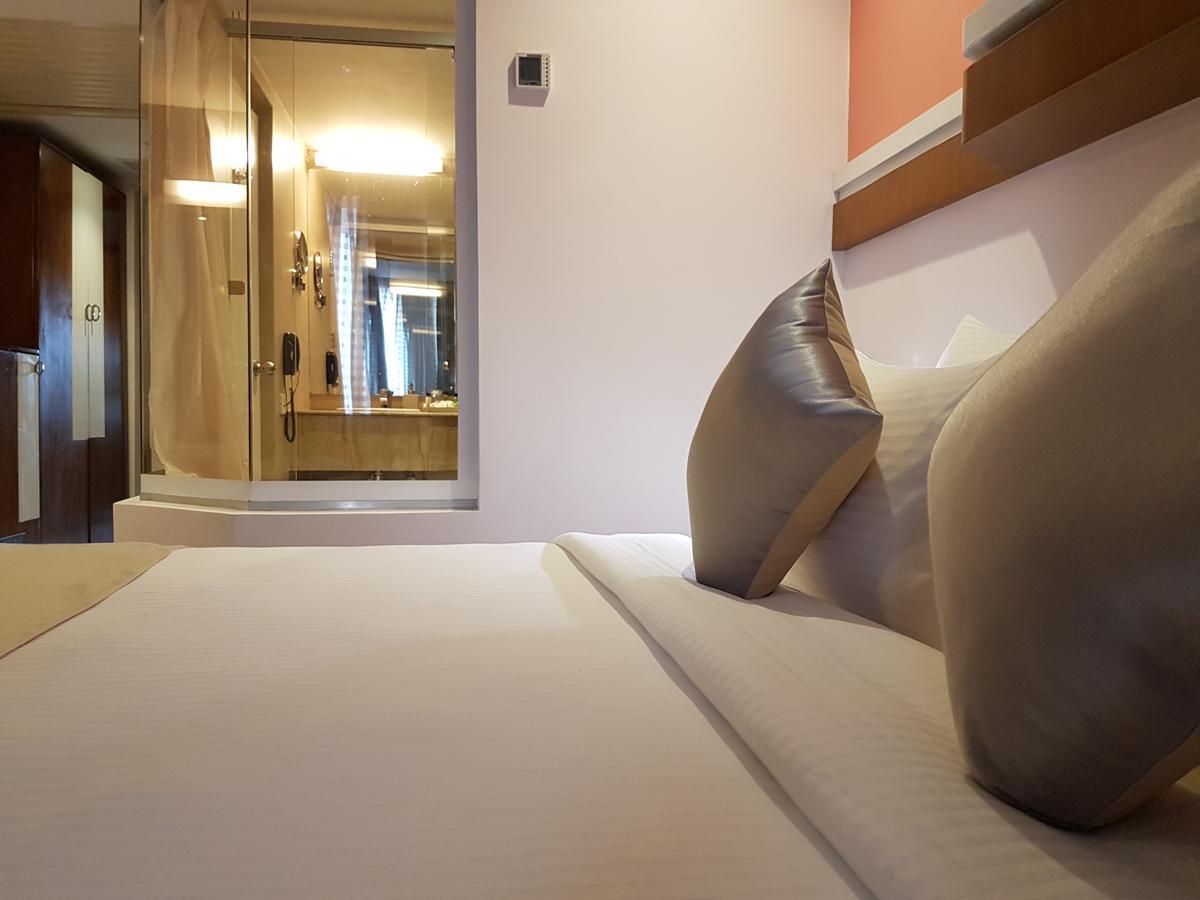 Hotel The Blooms Cochin Kochi