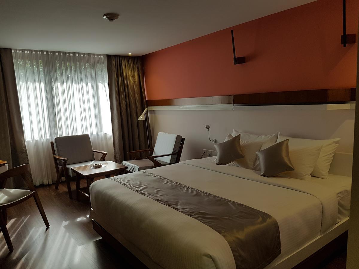 The Blooms Cochin 4*