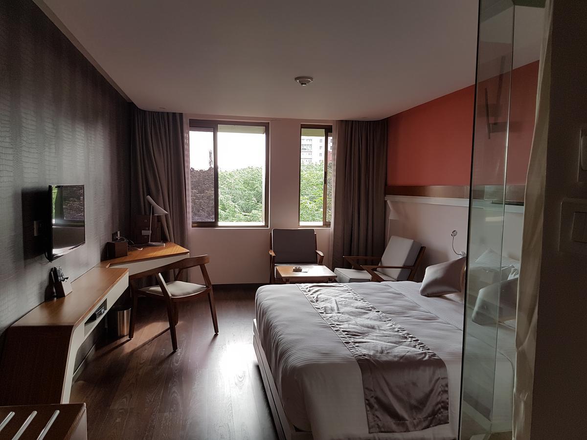 Hotel The Blooms Cochin Kochi