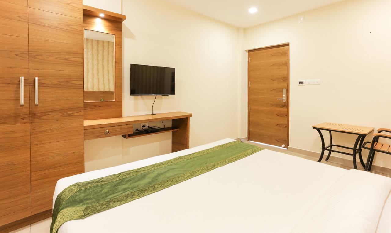Treebo Trend Cmks Gulmohar Hotel 3*