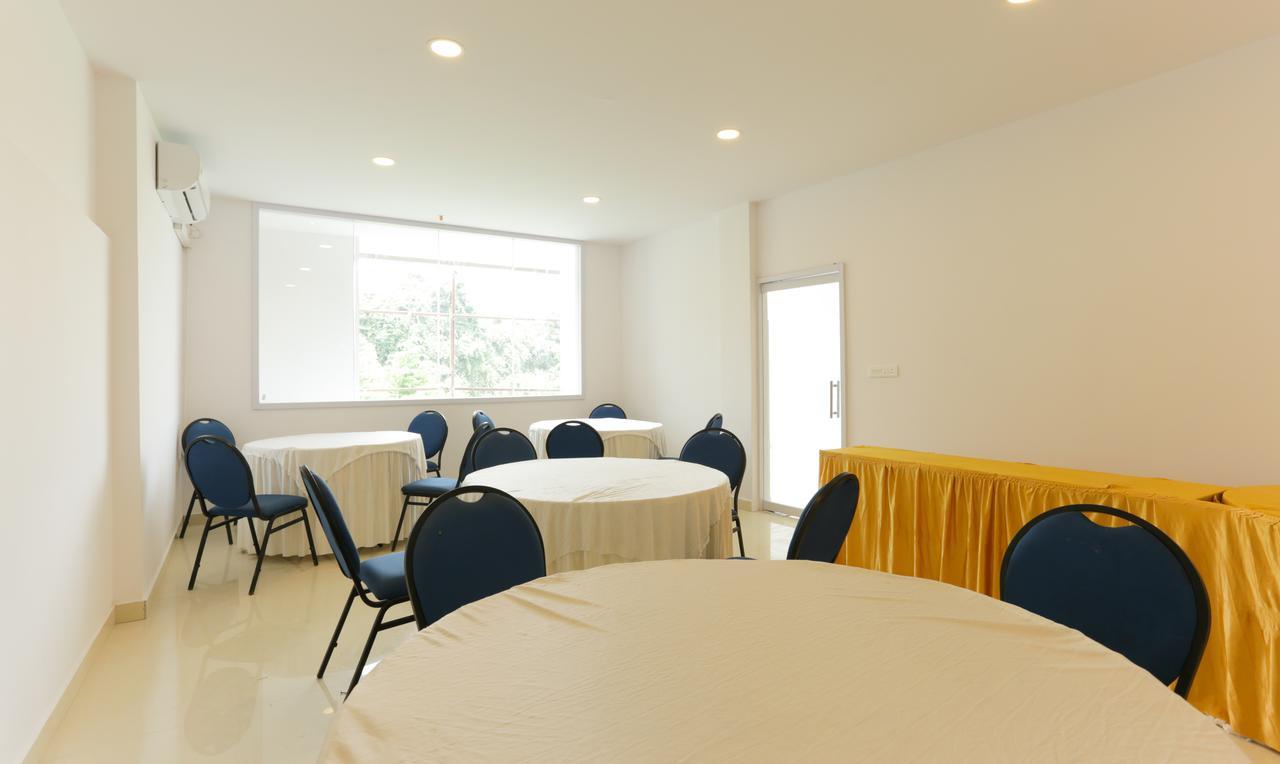 Hotel Heaven Gardens Kochi