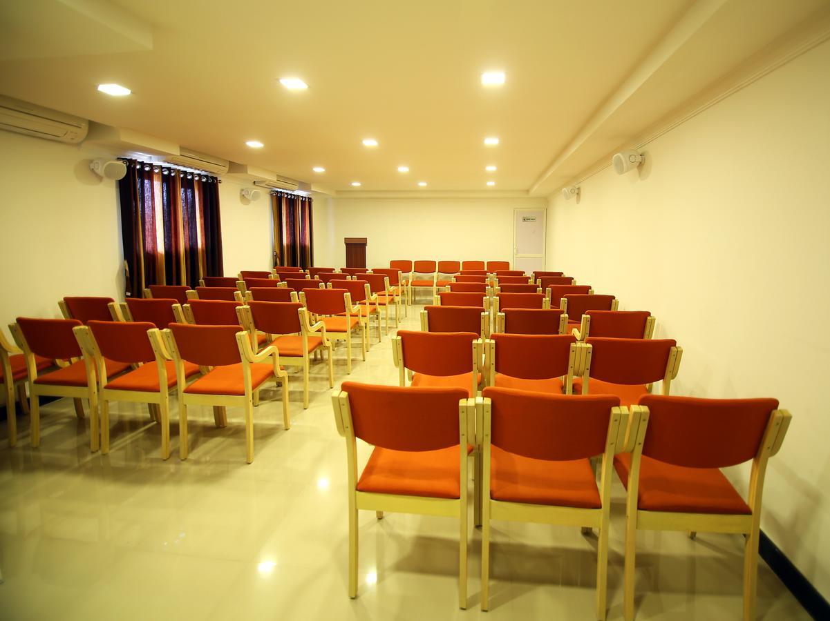 Oyo 3283 Puthens Capitol Hotel 3*