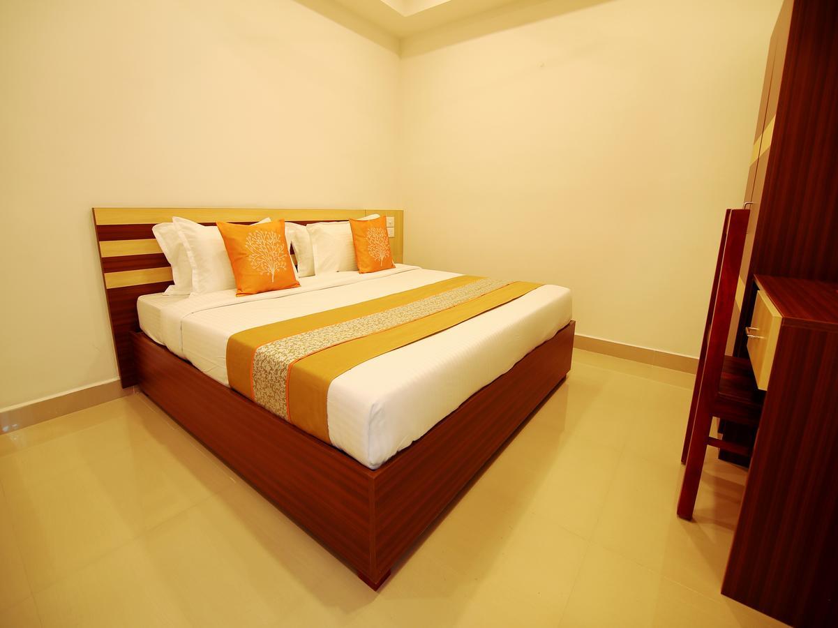 Hotel Oyo 3283 Puthens Capitol Kochi