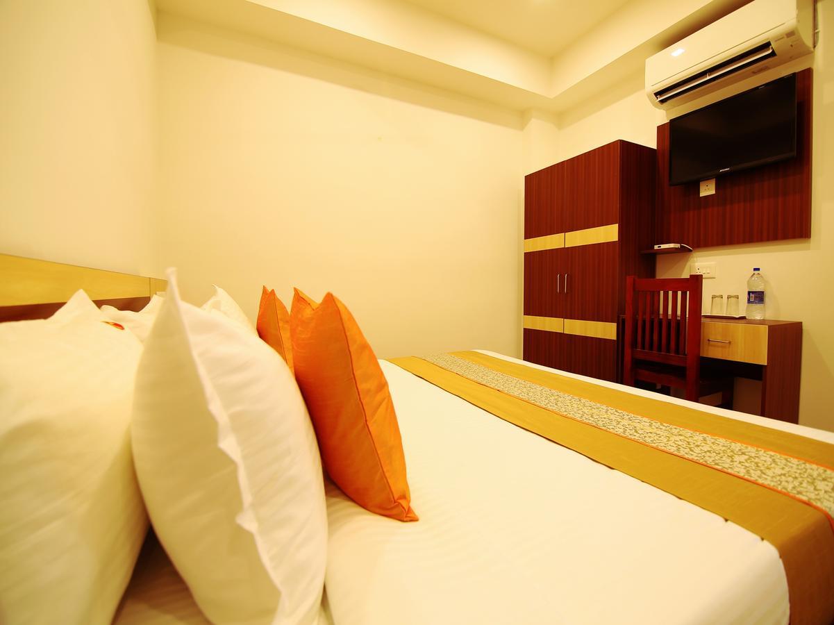 Oyo 3283 Puthens Capitol Hotel Kochi