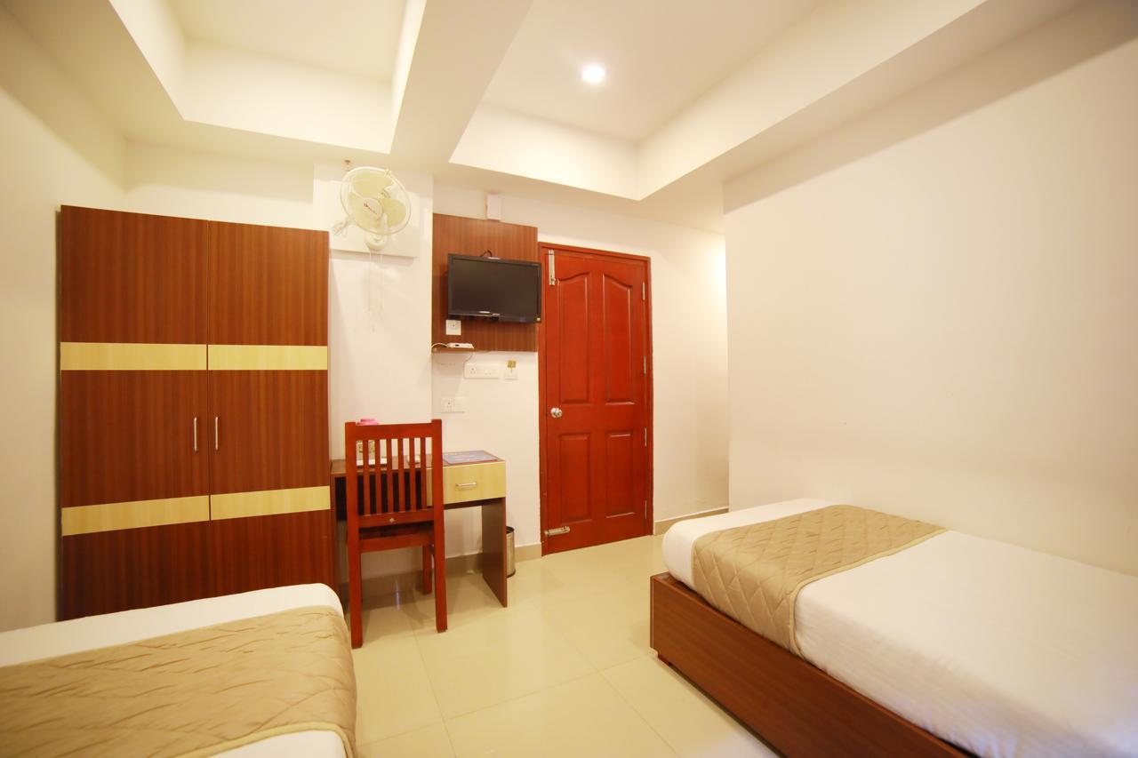 Oyo 3283 Puthens Capitol Hotel 3*