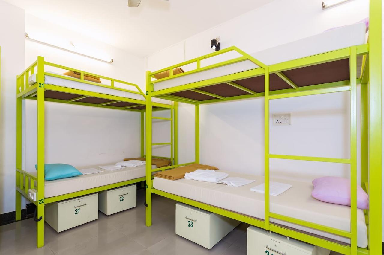 Hostel By The Sea *