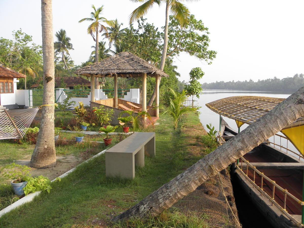 Breeze Backwater Homes Homestay Kochi