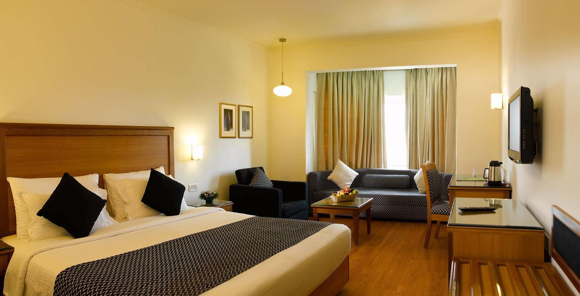 Hotel Abad Plaza 4*
