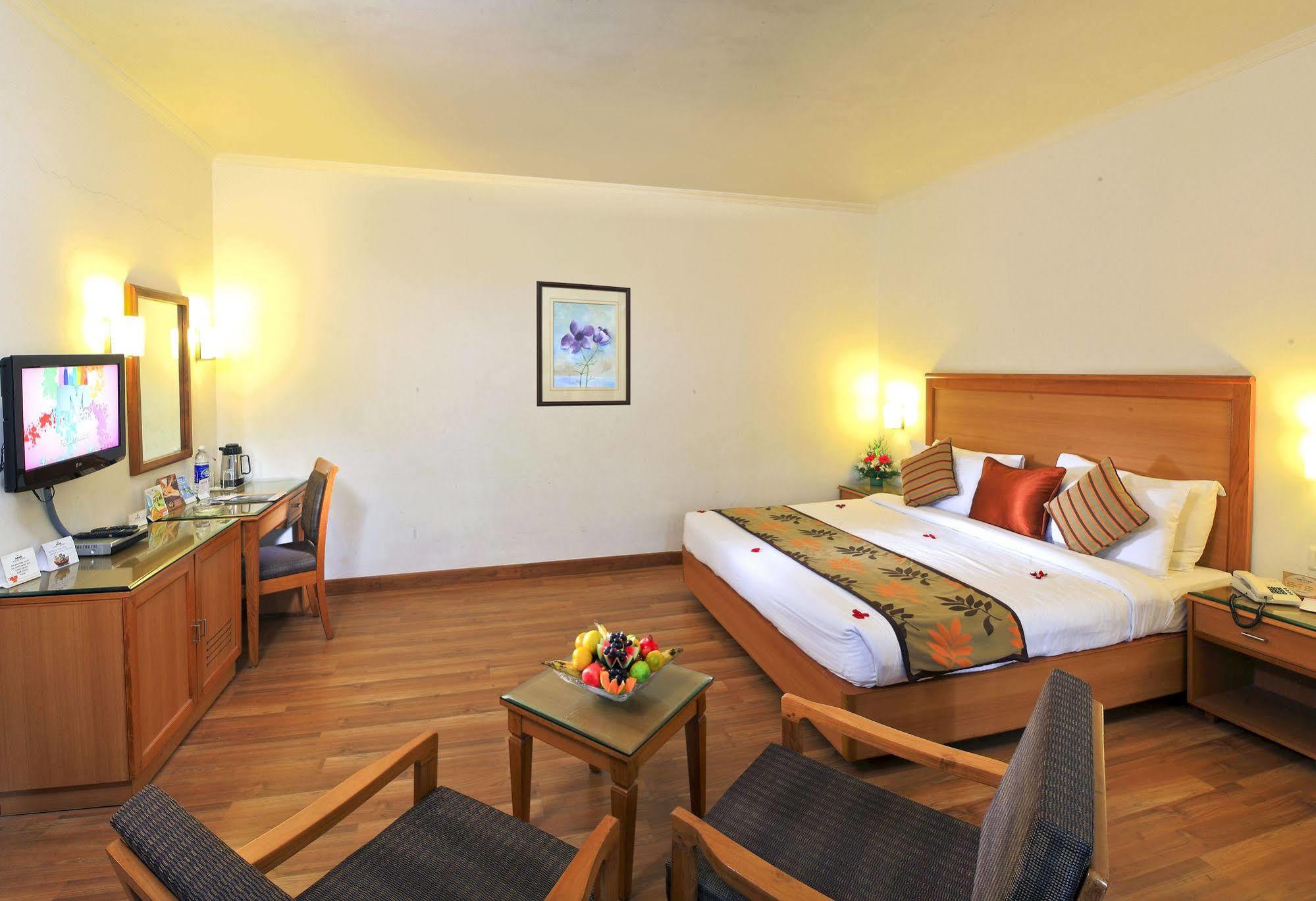 Abad Plaza Hotel 4*