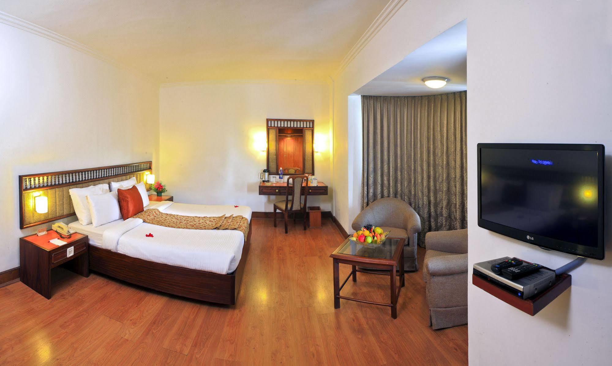 Abad Plaza Hotel Kochi