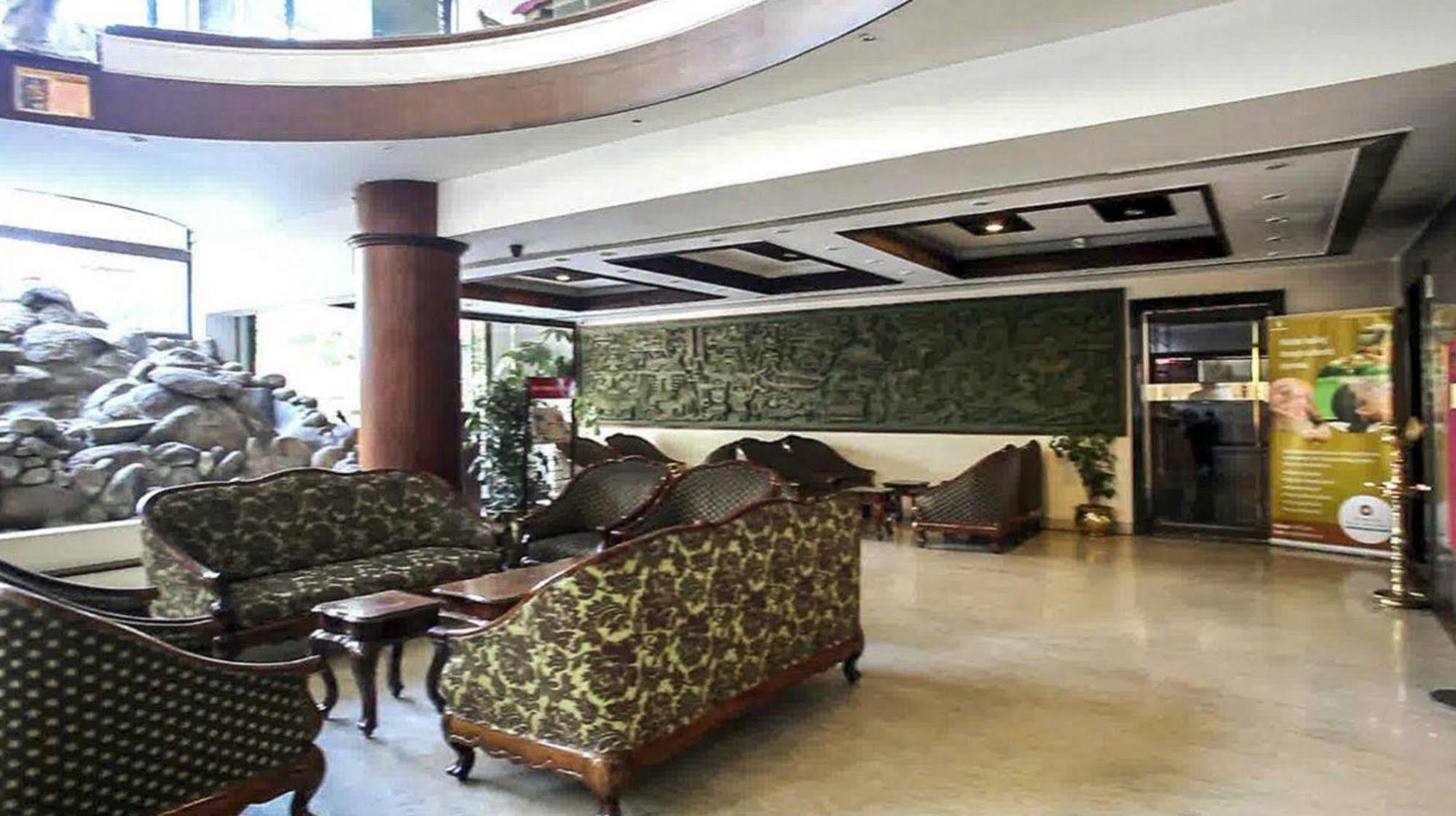 Hotel The Woods Manor Mg Road 3*