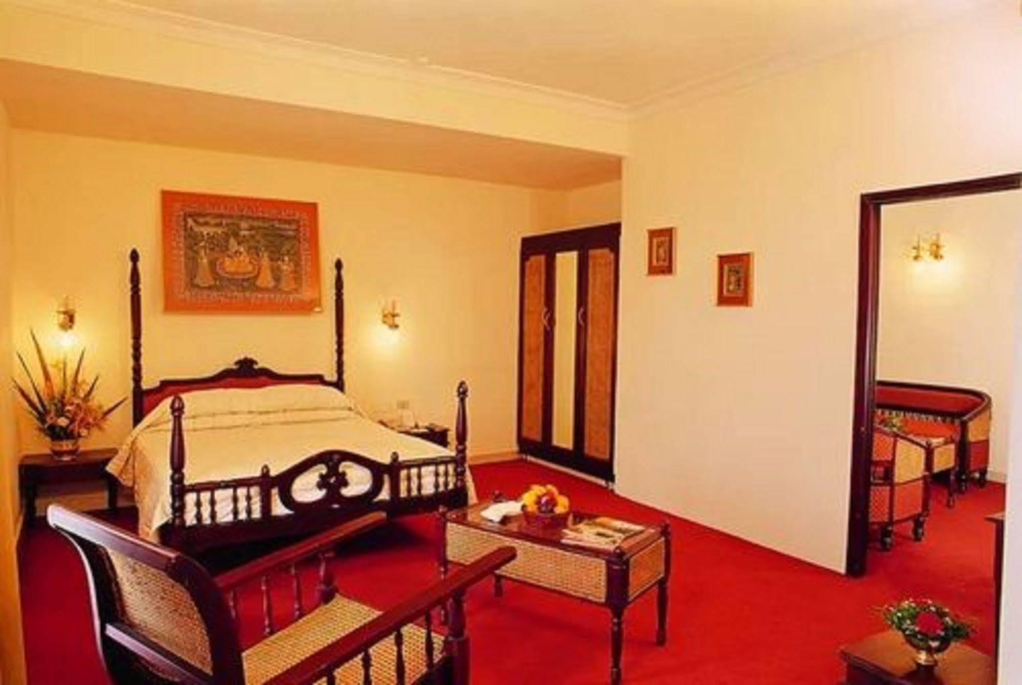 The Woods Manor Mg Road Hotel 3*