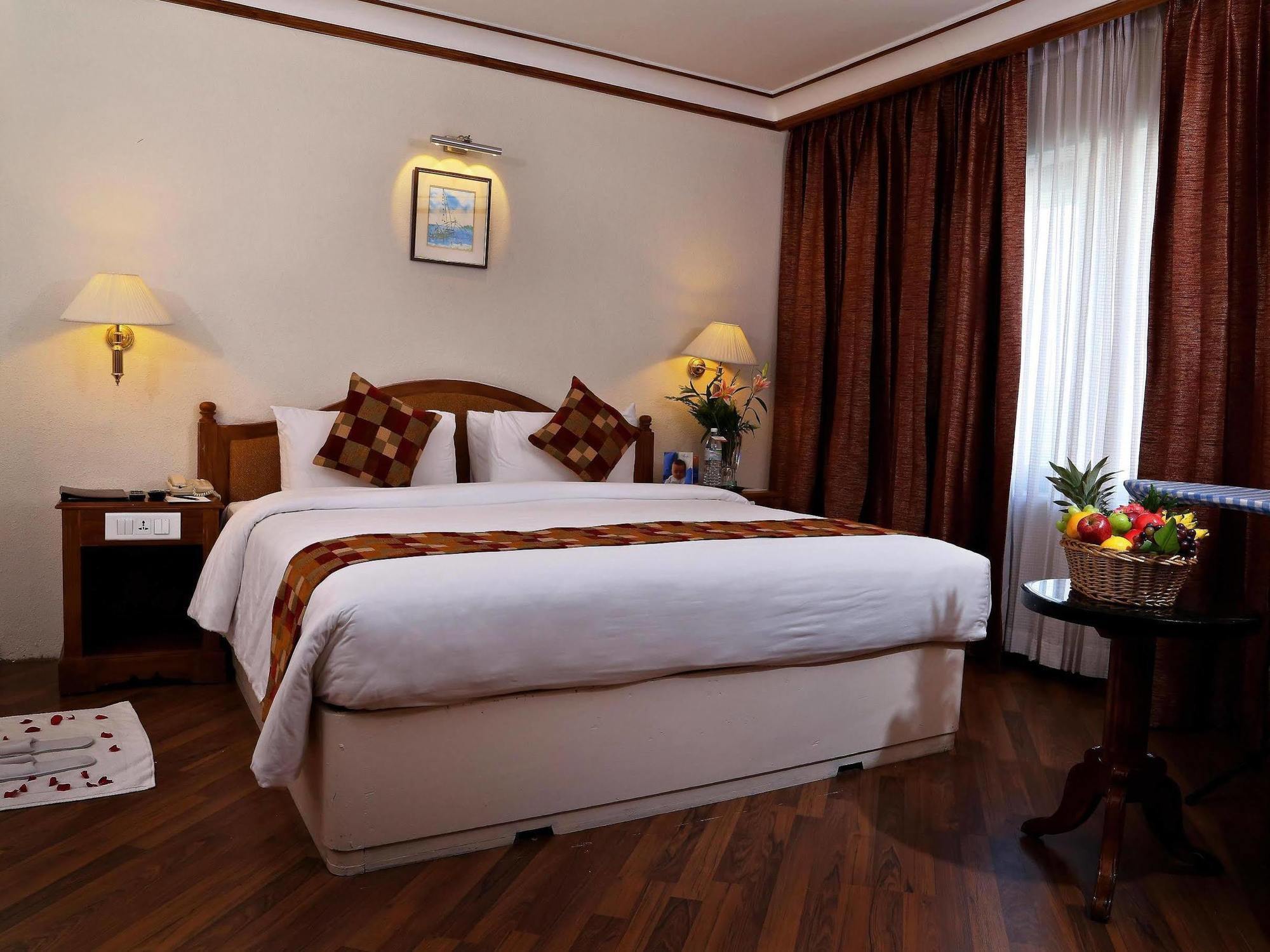 Hotel Gokulam Park & Convention Centre 3*