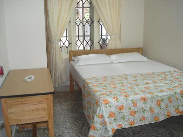 Nathans Hotel 2*
