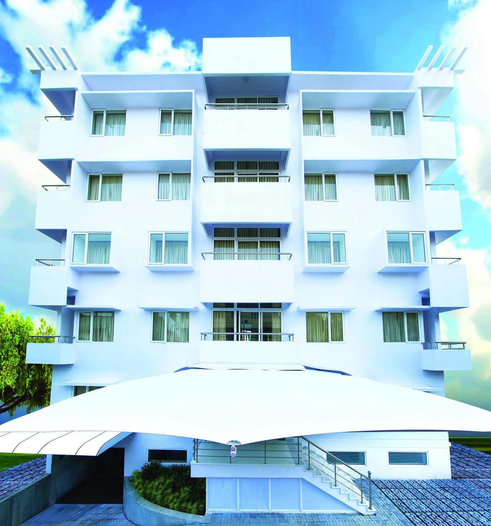 Millennium Continental Hotel 3*