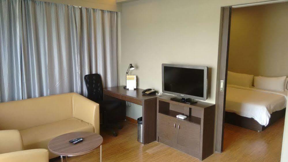 Hotel Keys Select By Lemon Tree Hotels, Kochi