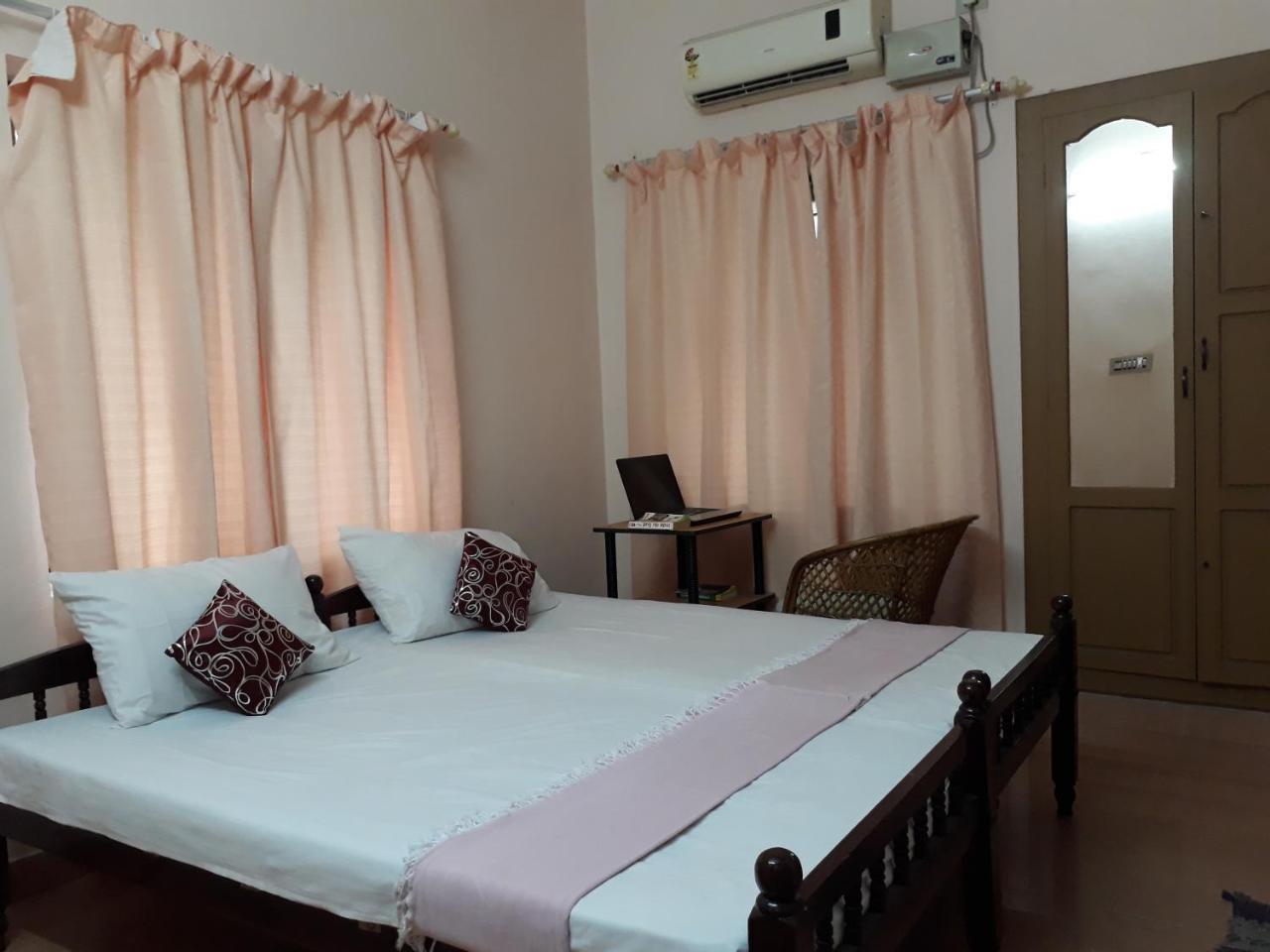 Valiyathayil Homestay Kochi