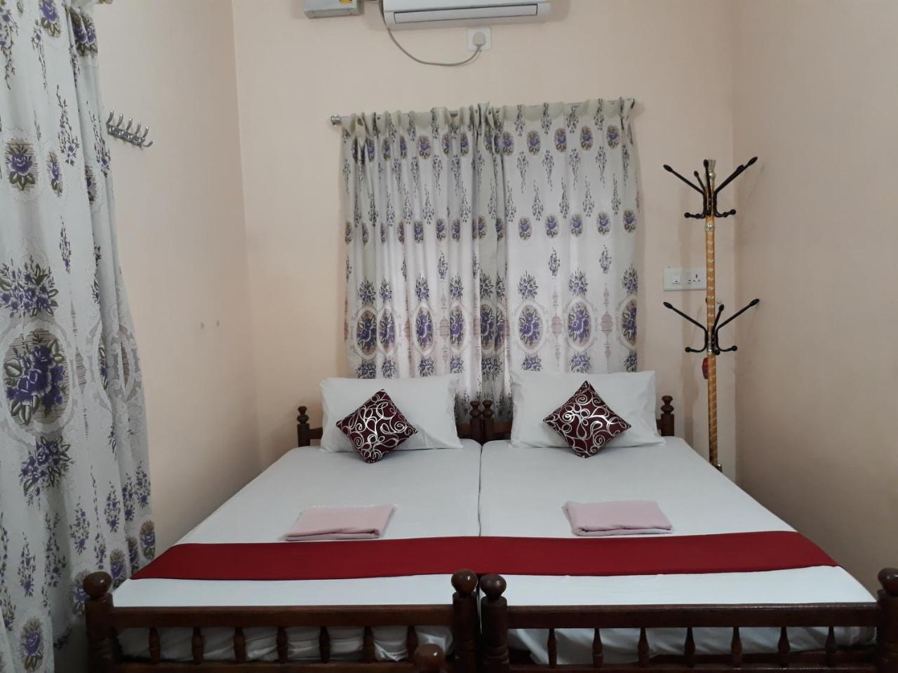 Homestay Valiyathayil *