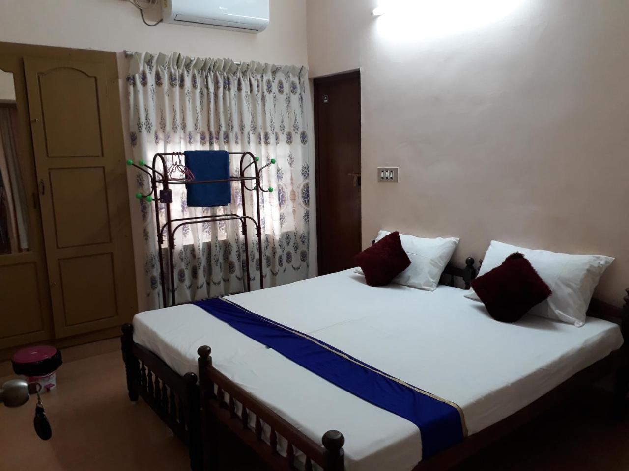 Valiyathayil * Kochi