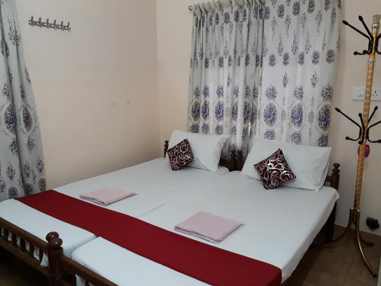 Homestay Valiyathayil *